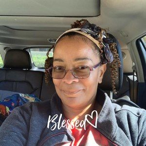 Meet your Posher, Denise